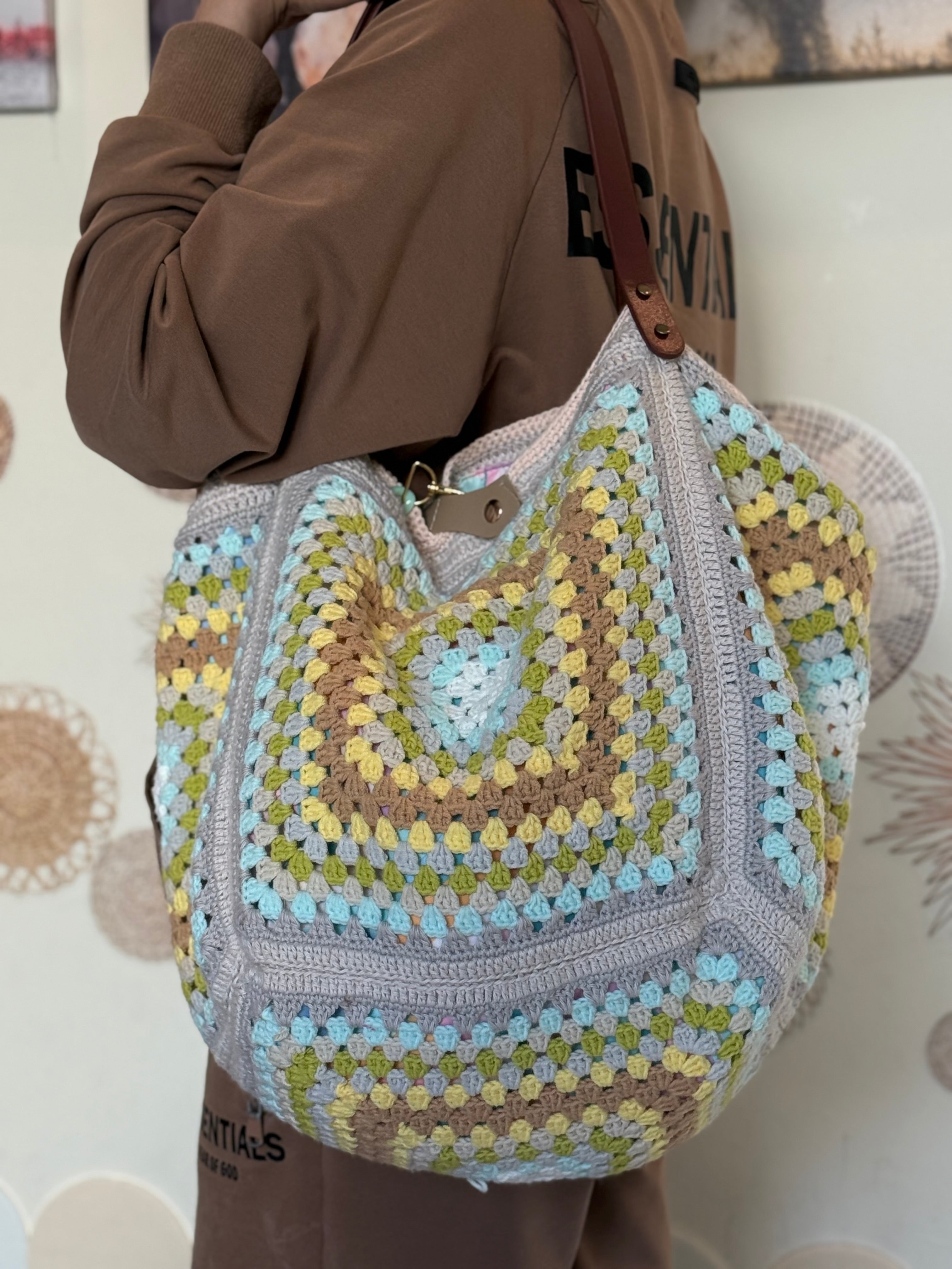Vintage Bloom Crochet Bag