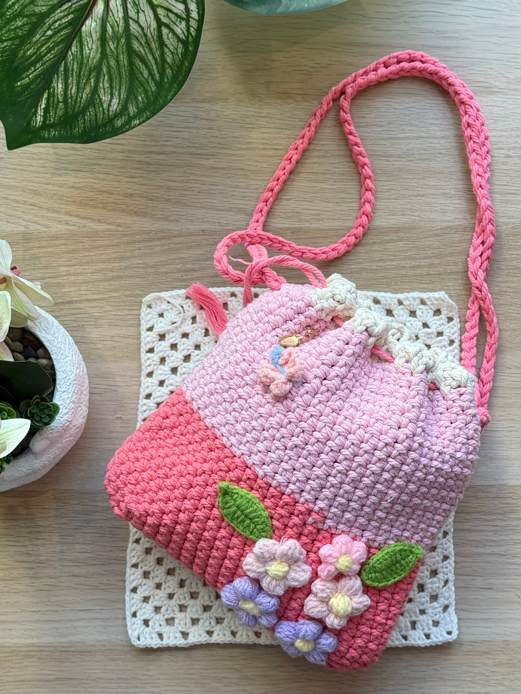 Petal Charm Crochet Round Tote
